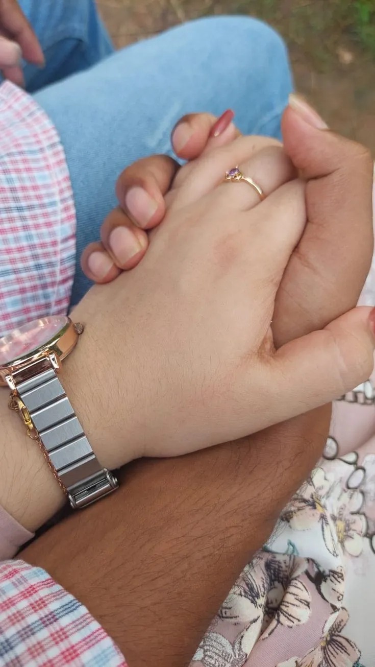 Couple Hand Photo