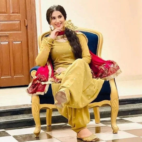 Punjabi Girl Pic