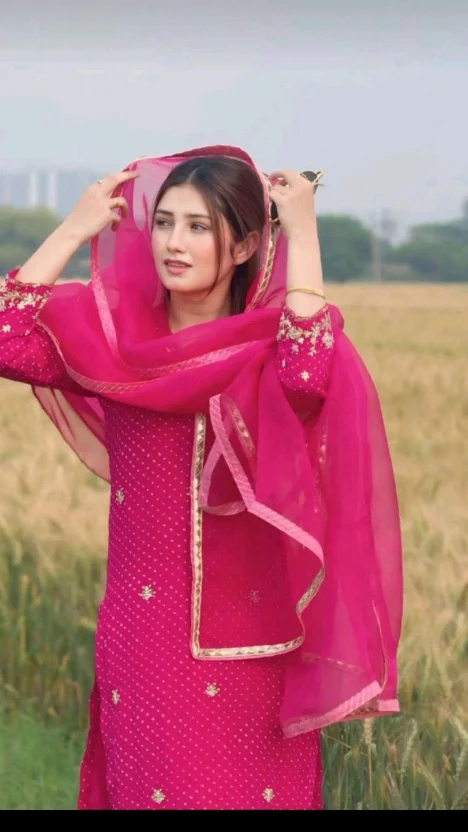 Punjabi Girl Photos