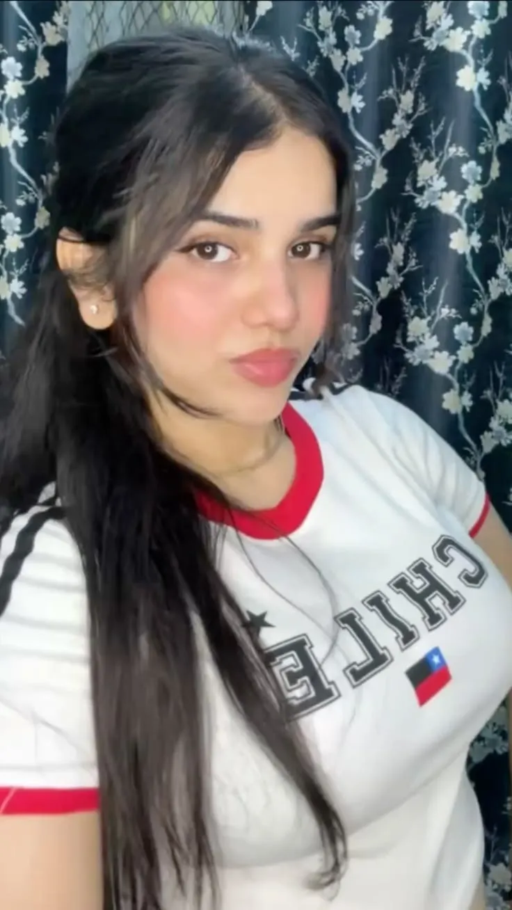 Simple Girl Photo