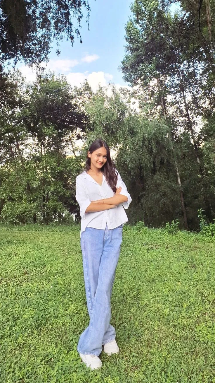 Simple Girls Dp