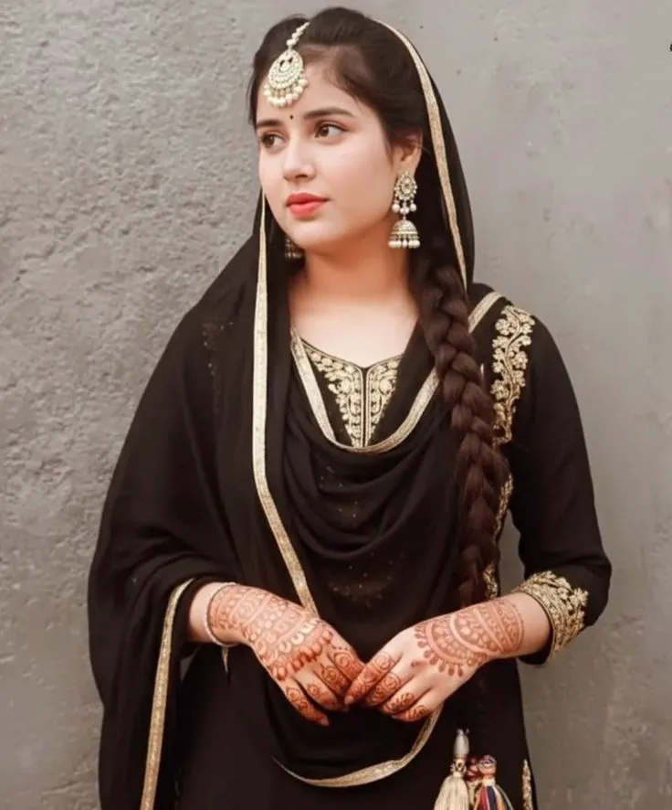 Stylish Punjabi Girl Pics